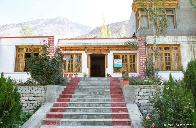 Kailash hotel in Sumur